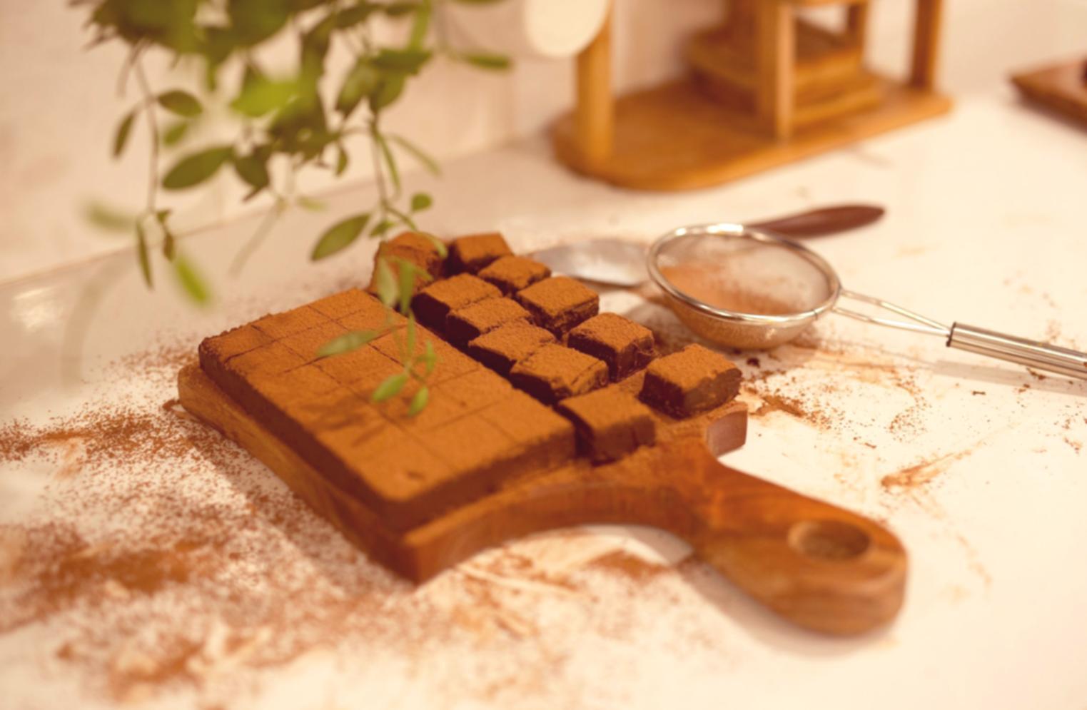 Professional culinary instruction and technique demonstration